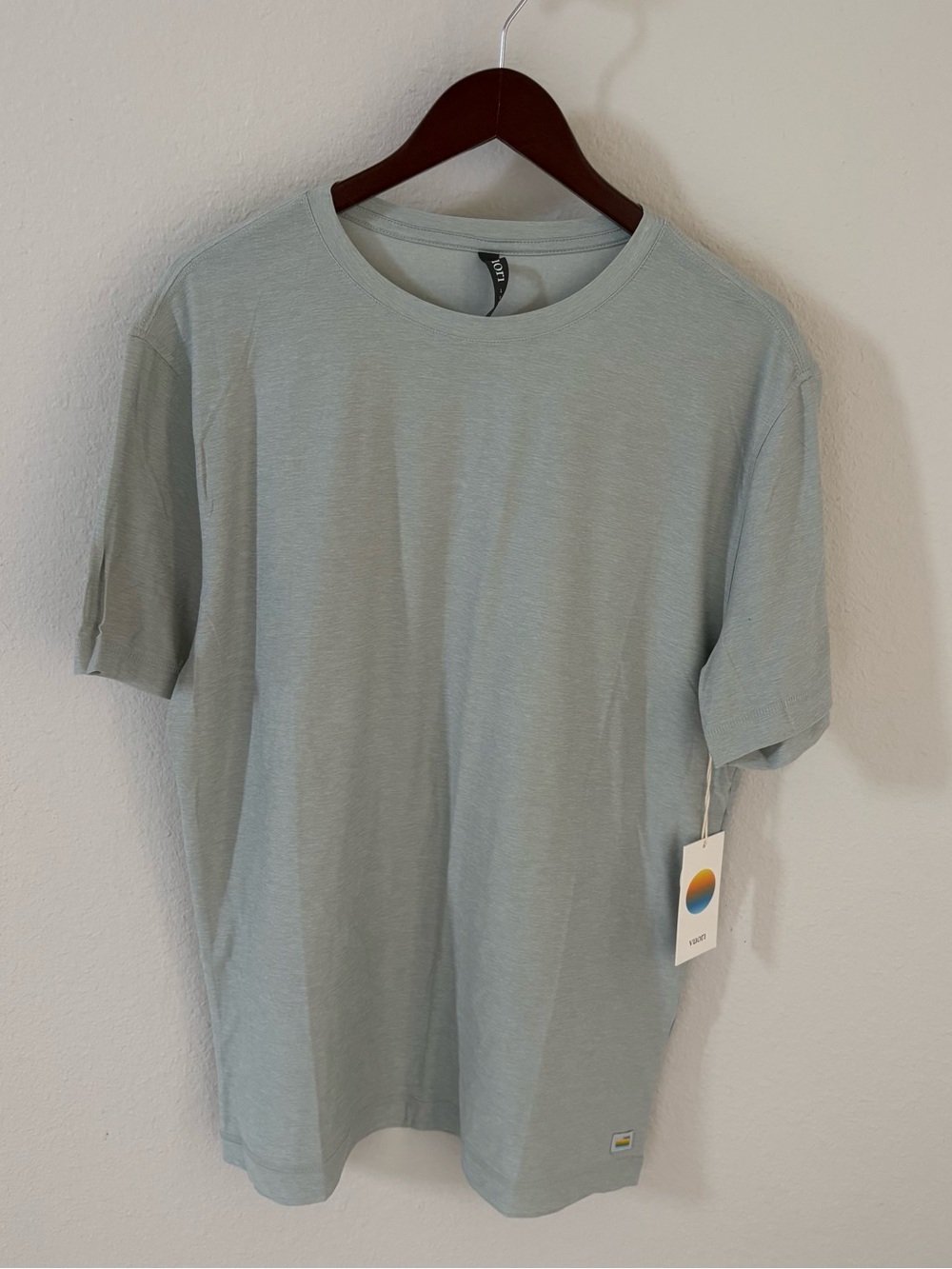 NWT Vuori Strato Tee in Storm Blue Heather Size Large